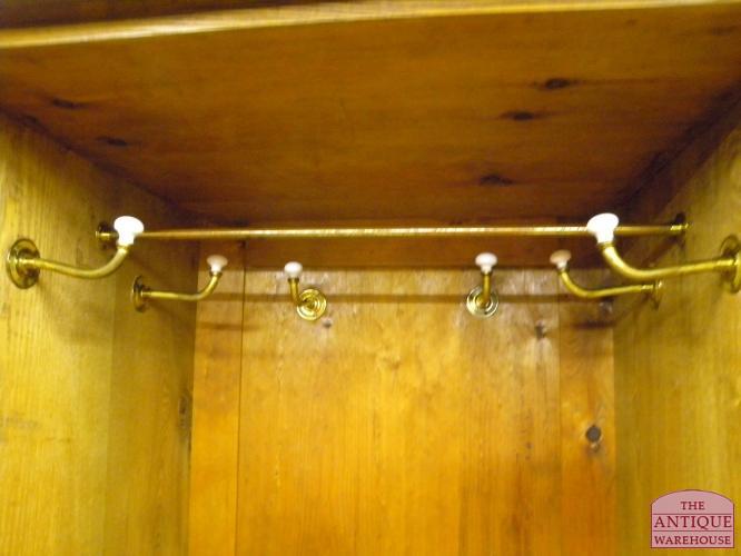 Antieke Kledingkast 2